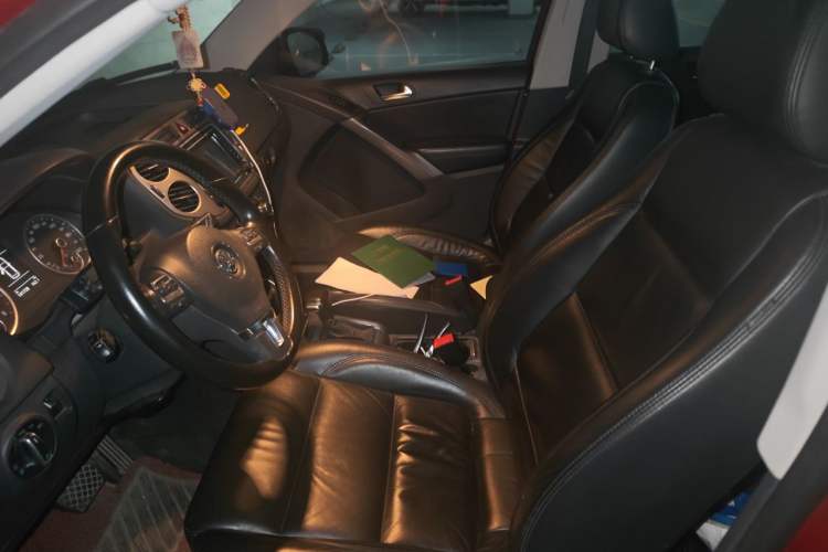 Used Volkswagen Tiguan 2010 2.0 TSI Automatic All-Wheel-Drive Elite Edition Left Front Seat