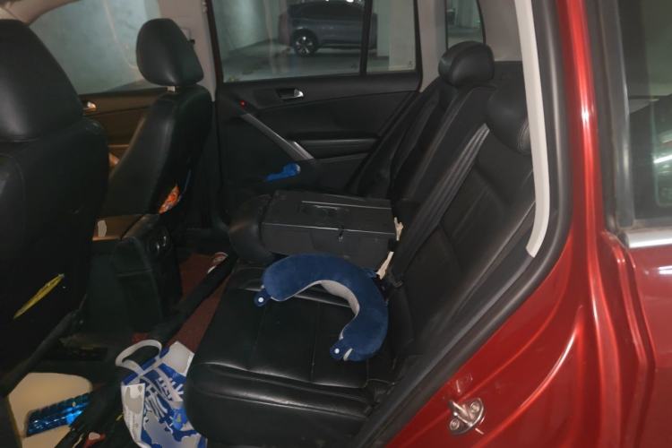 Used Volkswagen Tiguan 2010 2.0 TSI Automatic All-Wheel-Drive Elite Edition Left Rear Seat