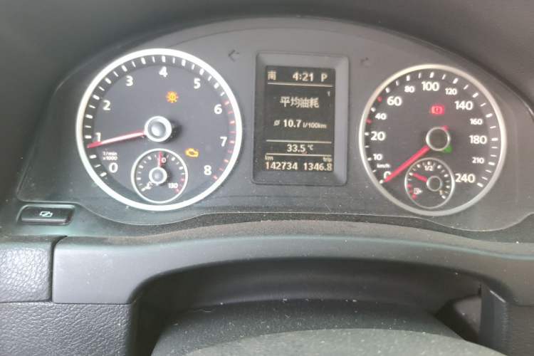 Used Volkswagen Tiguan 2010 1.8TSI Automatic All-Wheel-Drive Elite Edition Odometer Close Up