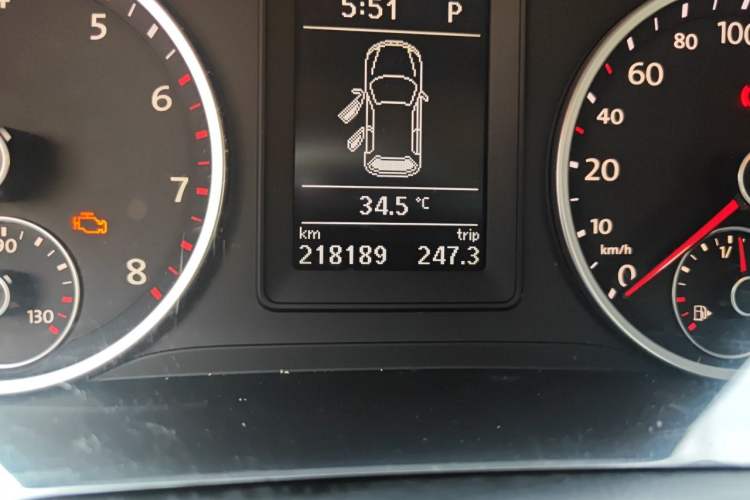 Used Volkswagen Tiguan 2010 1.8 TSI Automatic Two-Wheel Drive Urban Edition Odometer Close Up