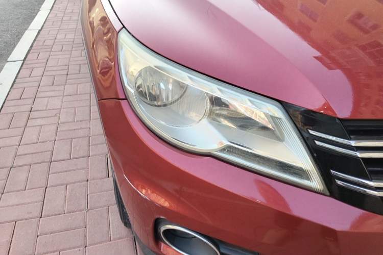 Used Volkswagen Tiguan 2010 1.8TSI Automatic All-Wheel-Drive Elite Edition Right Front Headlight