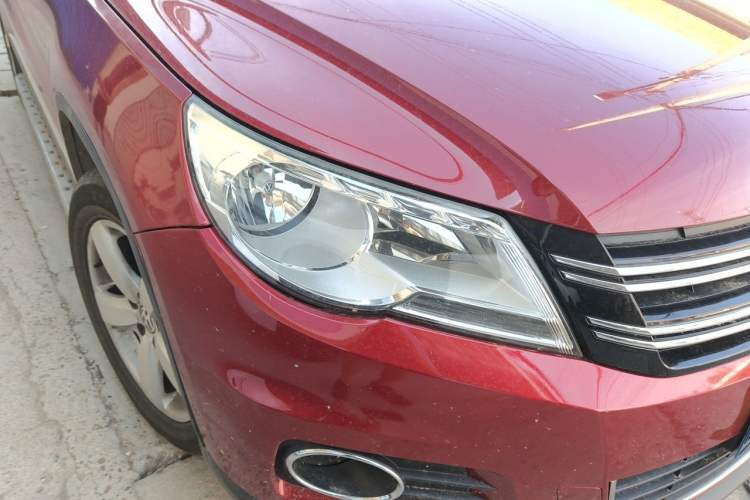 Used Volkswagen Tiguan 2010 1.8TSI Automatic All-Wheel-Drive Elite Edition Right Front Headlight