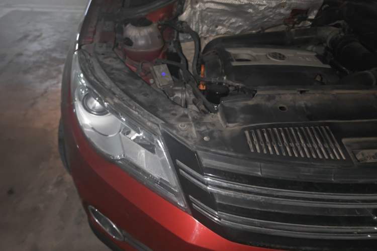 Used Volkswagen Tiguan 2010 2.0 TSI Automatic All-Wheel-Drive Elite Edition Right Front Headlight