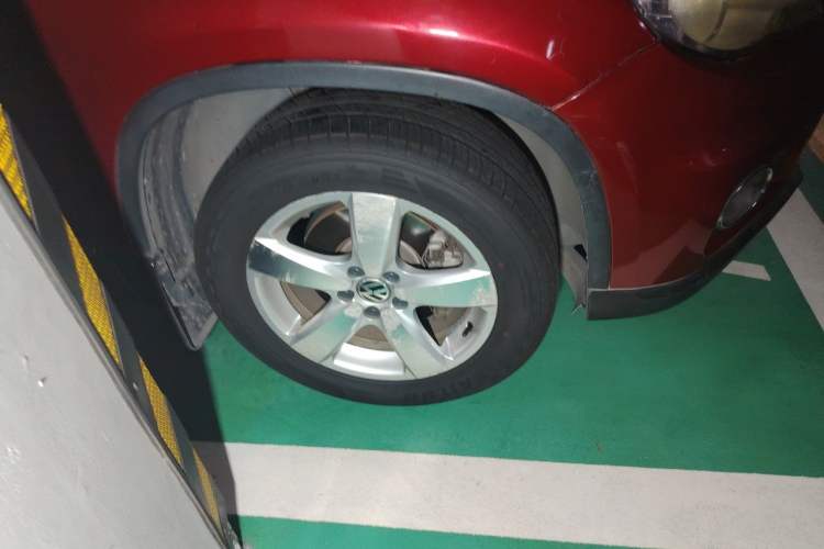 Used Volkswagen Tiguan 2010 1.8TSI Automatic All-Wheel-Drive Elite Edition Right Front Wheel Hub