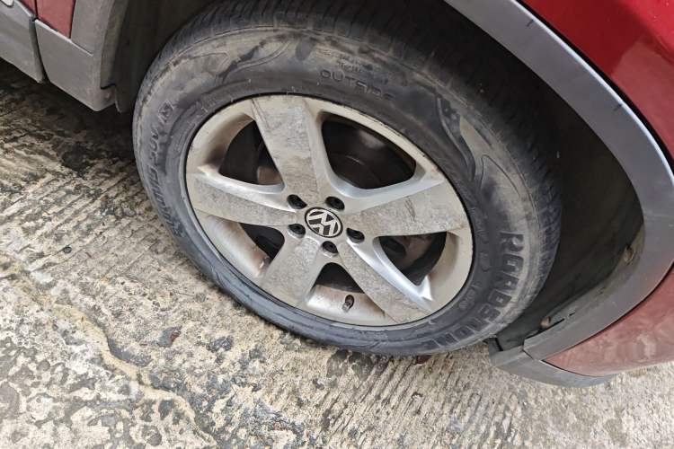 Used Volkswagen Tiguan 2010 1.8TSI Automatic All-Wheel-Drive Elite Edition Right Front Wheel Hub