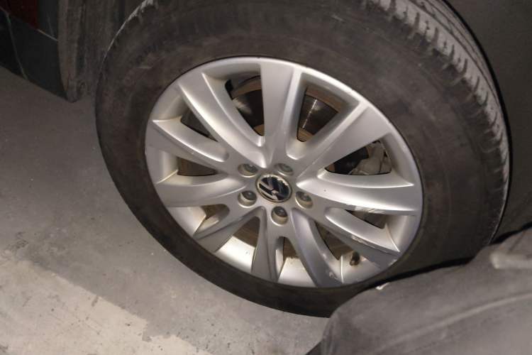 Used Volkswagen Tiguan 2010 2.0 TSI Automatic All-Wheel Drive Flagship Edition Right Front Wheel Hub