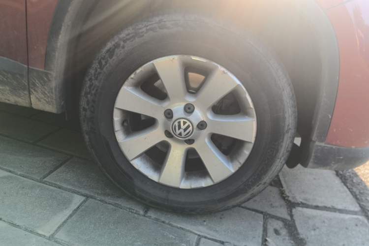 Used Volkswagen Tiguan 2010 1.8 TSI Automatic Two-Wheel Drive Trend Edition Right Front Wheel Hub