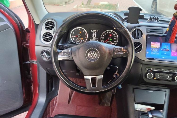 Used Volkswagen Tiguan 2010 1.8TSI Automatic All-Wheel-Drive Elite Edition Steering Wheel
