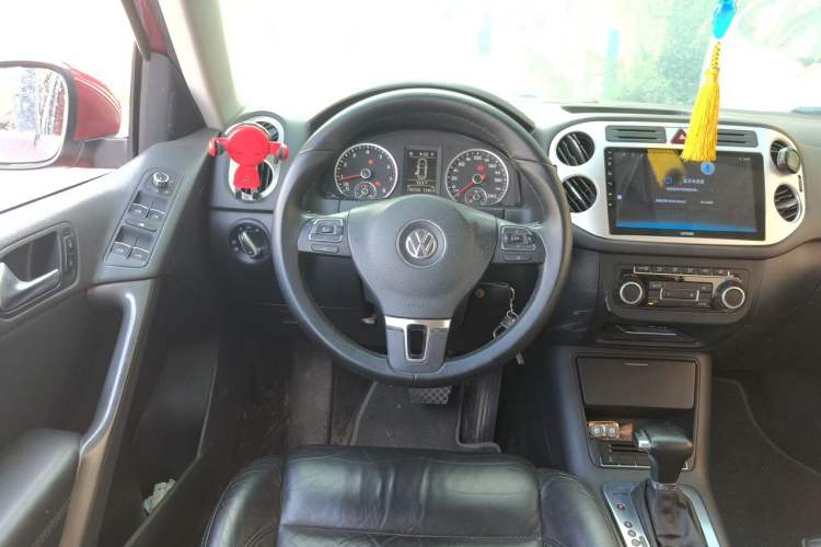 Used Volkswagen Tiguan 2010 1.8TSI Automatic All-Wheel-Drive Elite Edition Steering Wheel