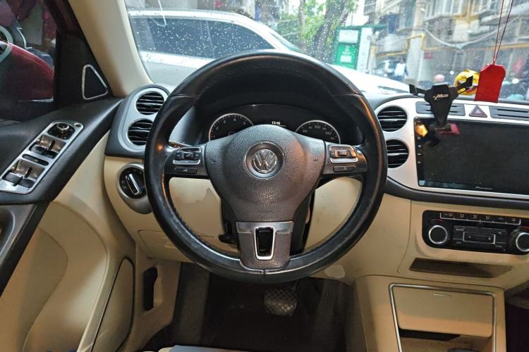Used Volkswagen Tiguan 2010 1.8TSI Automatic All-Wheel-Drive Elite Edition Steering Wheel