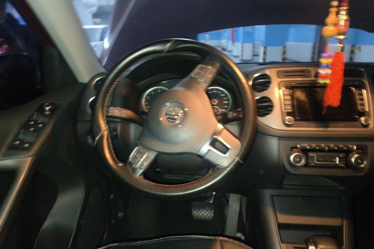 Used Volkswagen Tiguan 2010 2.0 TSI Automatic All-Wheel Drive Flagship Edition Steering Wheel
