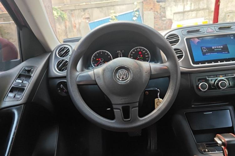 Used Volkswagen Tiguan 2010 1.8 TSI Automatic Two-Wheel Drive Urban Edition Steering Wheel