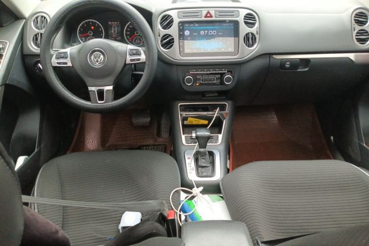 Used Volkswagen Tiguan 2010 1.8TSI Automatic All-Wheel-Drive Elite Edition Center Console