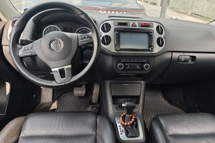Used Volkswagen Tiguan 2010 1.8TSI Automatic Two-Wheel Drive Elite Edition Center Console