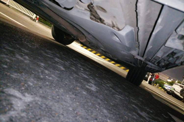 Used Volkswagen Tiguan 2010 2.0 TSI Automatic All-Wheel-Drive Elite Edition Chassis Rear Right