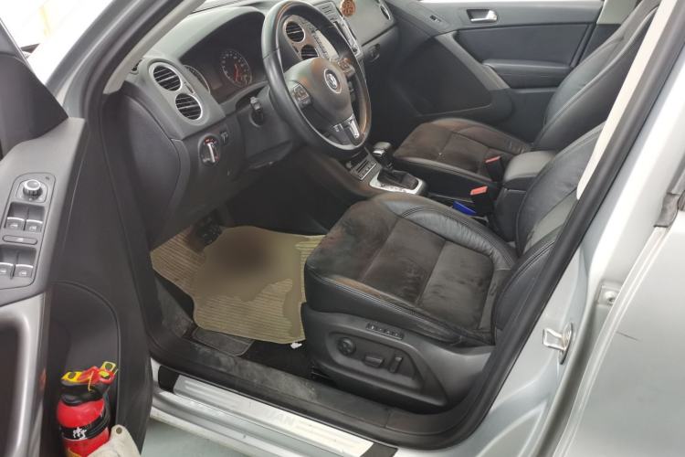 Used Volkswagen Tiguan 2010 2.0 TSI Automatic All-Wheel Drive Flagship Navigation Edition Driver Seat
