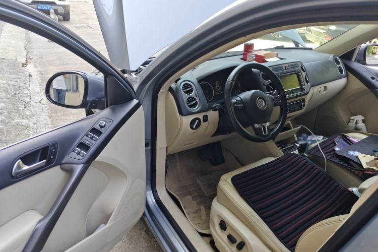 Used Volkswagen Tiguan 2010 1.8TSI Automatic All-Wheel-Drive Elite Edition Driver Seat