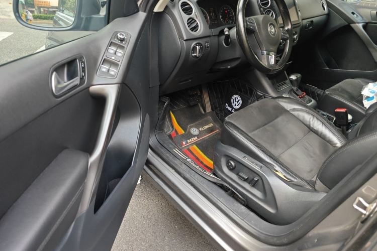 Used Volkswagen Tiguan 2010 2.0 TSI Automatic All-Wheel Drive Flagship Edition Driver Seat