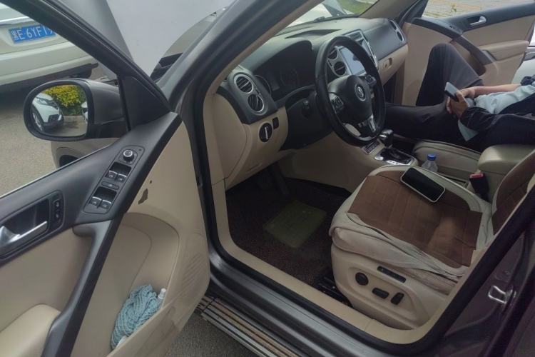 Used Volkswagen Tiguan 2010 2.0 TSI Automatic All-Wheel Drive Flagship Edition Driver Seat