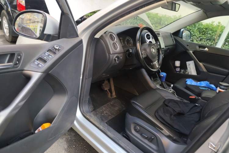 Used Volkswagen Tiguan 2010 1.8TSI Automatic All-Wheel-Drive Elite Edition Driver Seat