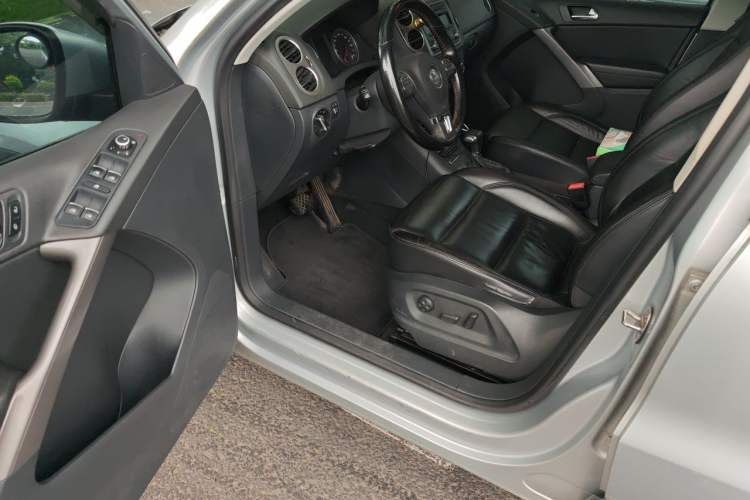 Used Volkswagen Tiguan 2010 1.8 TSI Automatic Two-Wheel Drive Trend Edition Driver Seat
