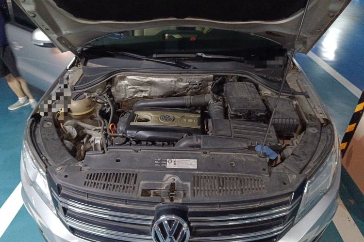 Used Volkswagen Tiguan 2010 1.8 TSI Automatic Two-Wheel Drive Trend Edition Engine Bay