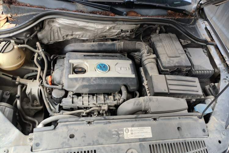 Used Volkswagen Tiguan 2010 1.8 TSI Manual Two-Wheel Drive Urban Edition Engine Bay