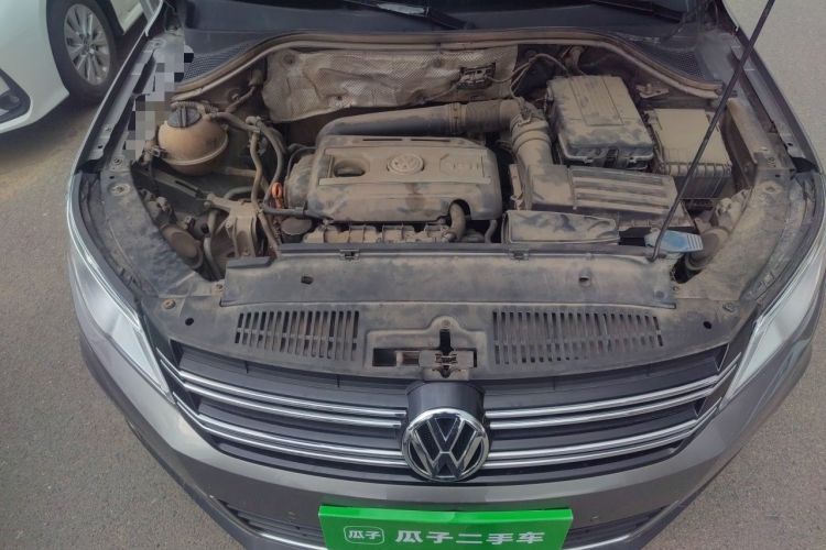 Used Volkswagen Tiguan 2010 2.0 TSI Automatic All-Wheel Drive Flagship Edition Engine Bay