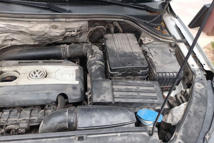 Used Volkswagen Tiguan 2010 1.8TSI Automatic All-Wheel-Drive Elite Edition Engine Bay Left
