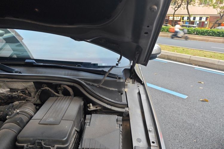 Used Volkswagen Tiguan 2010 2.0 TSI Automatic All-Wheel Drive Flagship Edition Engine Bay Left