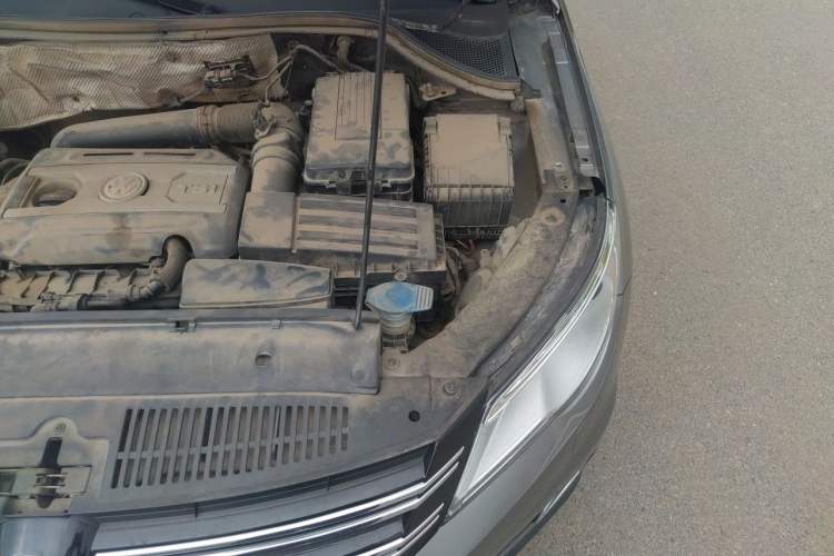 Used Volkswagen Tiguan 2010 2.0 TSI Automatic All-Wheel Drive Flagship Edition Engine Bay Left