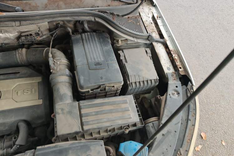 Used Volkswagen Tiguan 2010 1.8 TSI Automatic Two-Wheel Drive Trend Edition Engine Bay Left