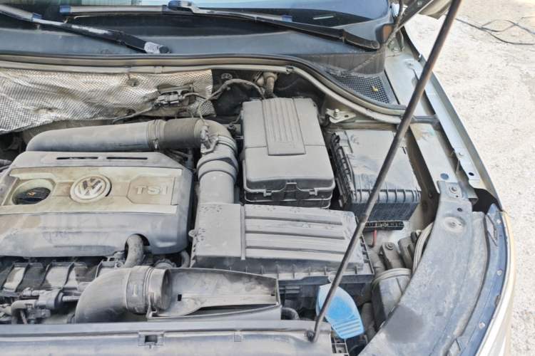 Used Volkswagen Tiguan 2010 2.0 TSI Automatic All-Wheel-Drive Elite Edition Engine Bay Left