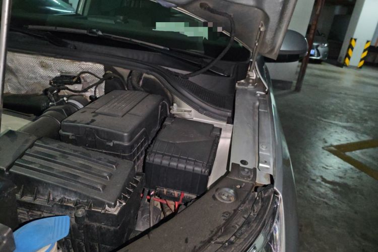 Used Volkswagen Tiguan 2010 2.0 TSI Automatic All-Wheel Drive Flagship Edition Engine Bay Left