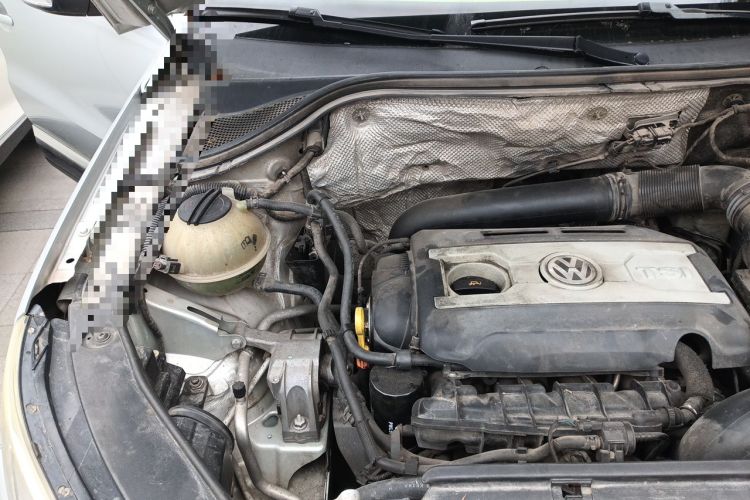 Used Volkswagen Tiguan 2010 1.8TSI Automatic All-Wheel-Drive Elite Edition Engine Bay Right