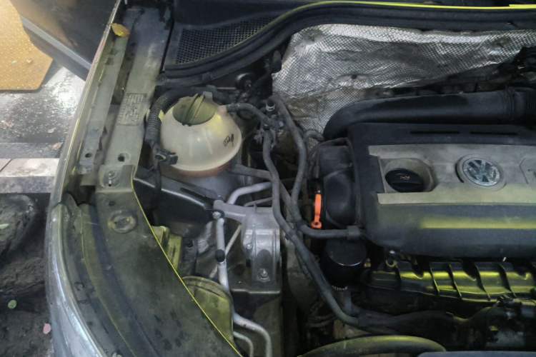 Used Volkswagen Tiguan 2010 1.8TSI Automatic All-Wheel-Drive Elite Edition Engine Bay Right
