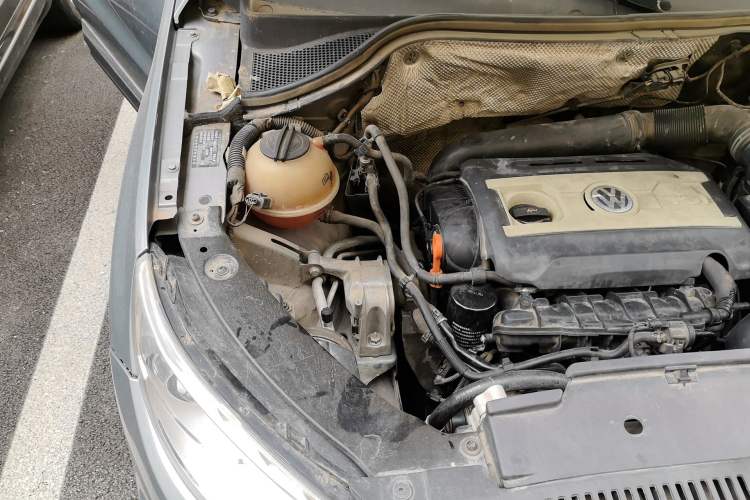 Used Volkswagen Tiguan 2010 1.8TSI Automatic All-Wheel-Drive Elite Edition Engine Bay Right