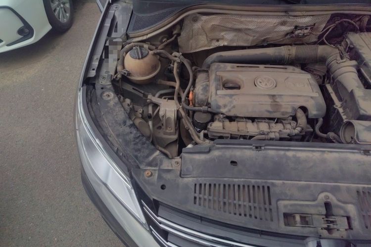 Used Volkswagen Tiguan 2010 2.0 TSI Automatic All-Wheel Drive Flagship Edition Engine Bay Right