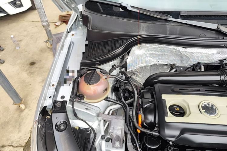 Used Volkswagen Tiguan 2010 1.8 TSI Automatic Two-Wheel Drive Trend Edition Engine Bay Right