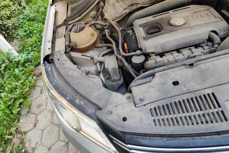 Used Volkswagen Tiguan 2010 1.8TSI Automatic All-Wheel-Drive Elite Edition Engine Bay Right