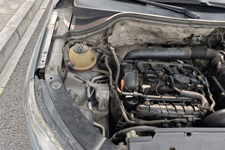 Used Volkswagen Tiguan 2010 1.8TSI Automatic Two-Wheel Drive Elite Edition Engine Bay Right