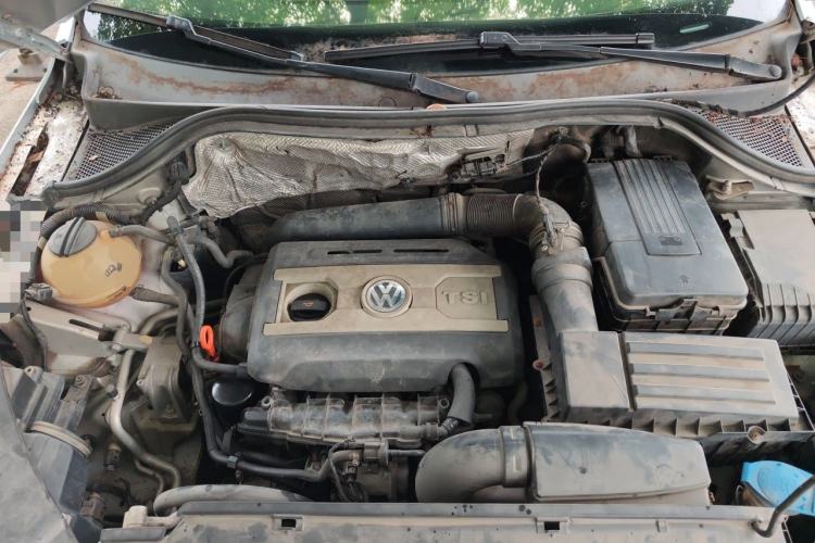Used Volkswagen Tiguan 2010 1.8 TSI Automatic Two-Wheel Drive Trend Edition Engine Bay