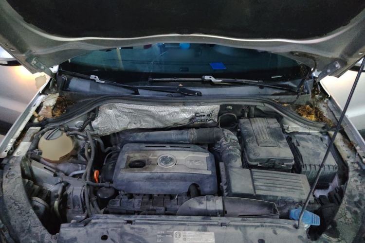 Used Volkswagen Tiguan 2010 1.8 TSI Automatic Two-Wheel Drive Trend Edition Engine Bay