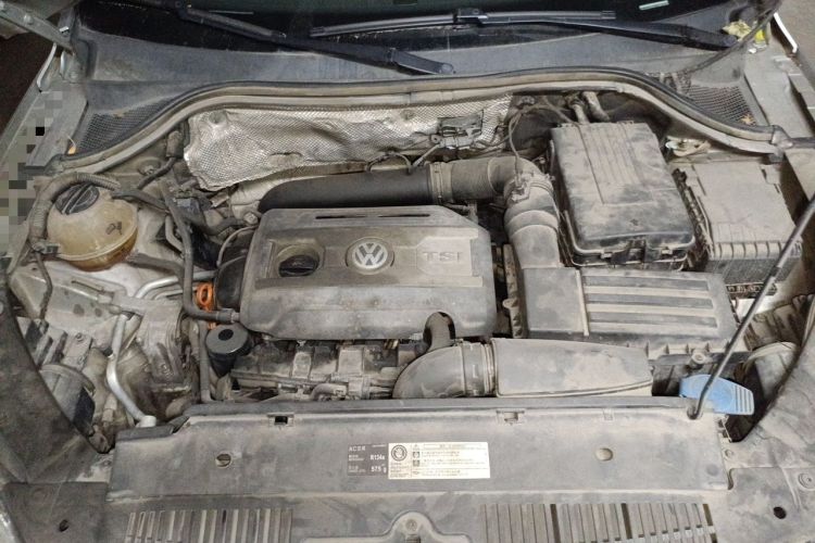 Used Volkswagen Tiguan 2010 1.8 TSI Automatic Two-Wheel Drive Trend Edition Engine Bay