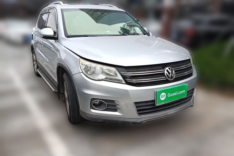 Used Volkswagen Tiguan 2010 1.8TSI Automatic All-Wheel-Drive Elite Edition Front Right 45 Deg