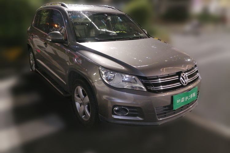 Used Volkswagen Tiguan 2010 2.0 TSI Automatic All-Wheel-Drive Elite Edition Front Right 45 Deg