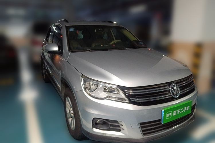 Used Volkswagen Tiguan 2010 1.8 TSI Automatic Two-Wheel Drive Trend Edition Front Right 45 Deg