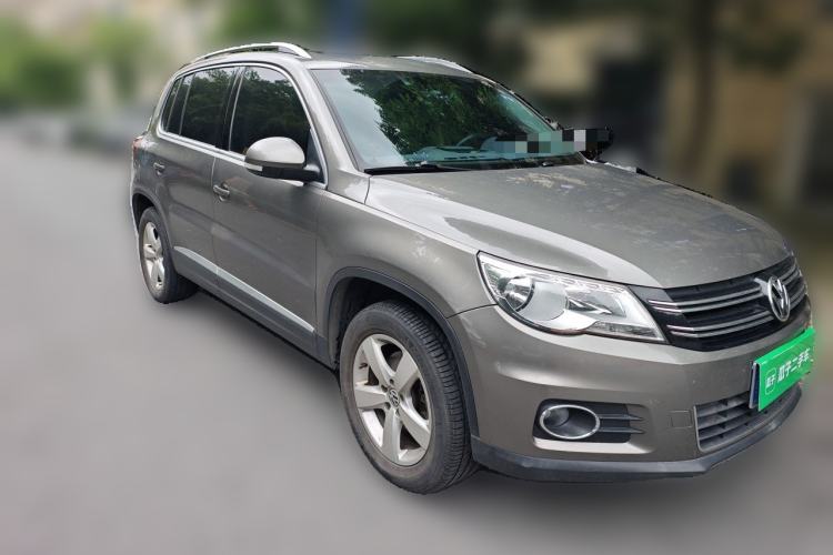 Used Volkswagen Tiguan 2010 2.0 TSI Automatic All-Wheel-Drive Elite Edition Front Right 45 Deg