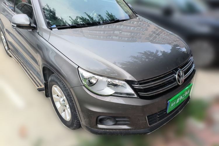 Used Volkswagen Tiguan 2010 1.8 TSI Manual Two-Wheel Drive Urban Edition Front Right 45 Deg