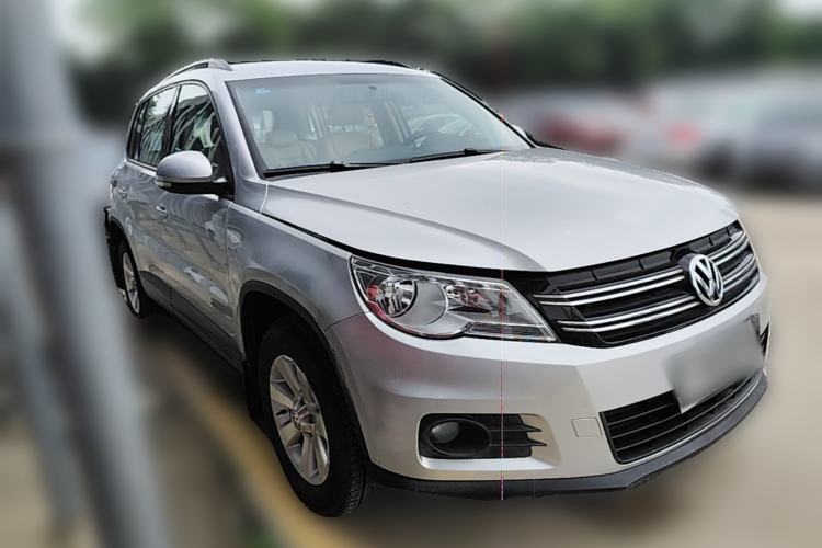 Used Volkswagen Tiguan 2010 1.8 TSI Automatic Two-Wheel Drive Trend Edition Front Right 45 Deg